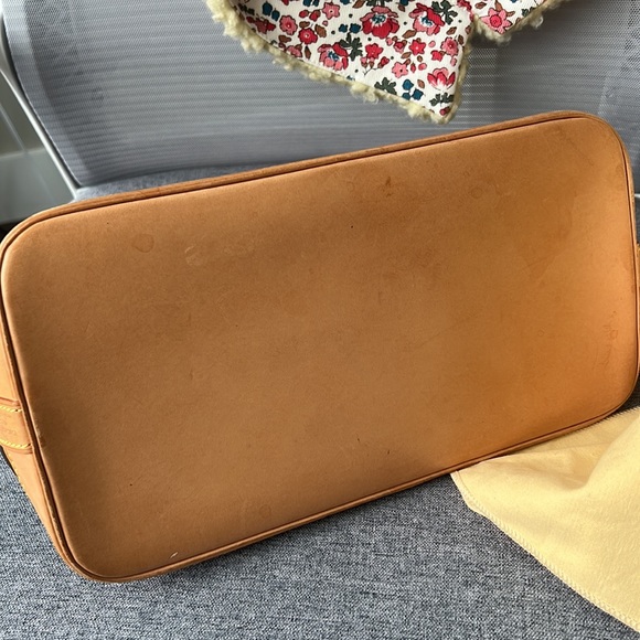 Gorgeous Louis Vuitton Alma amazing condition - Picture 4 of 12